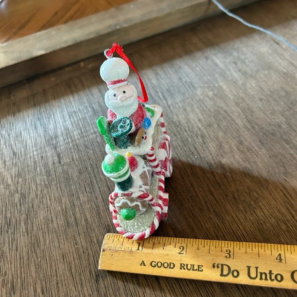 Vintage gingerbread santa